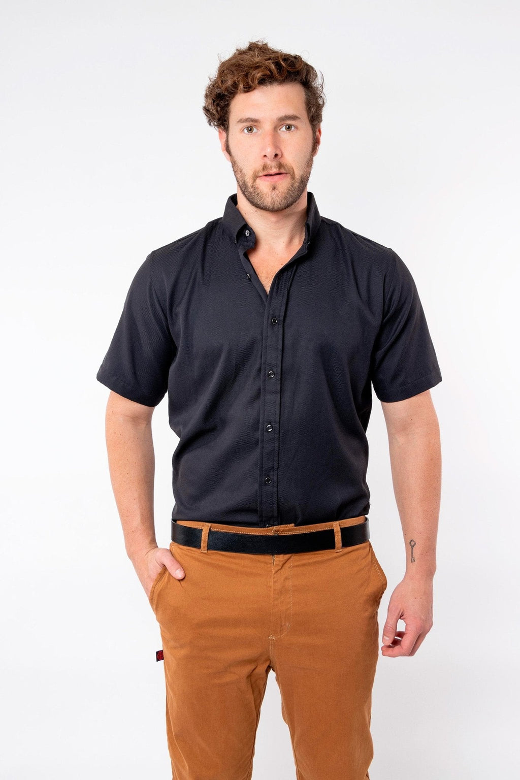 CAMISA SLIM FIT MANGA CORTA DERBY HOMBRE #Color_Negro